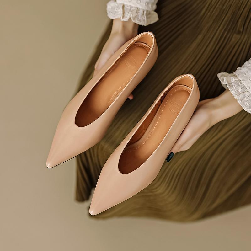 Commuter casual versatile small heel single shoes women's spring and autumn 2025 new pointed head shallow mouth short heel soft leather high heels