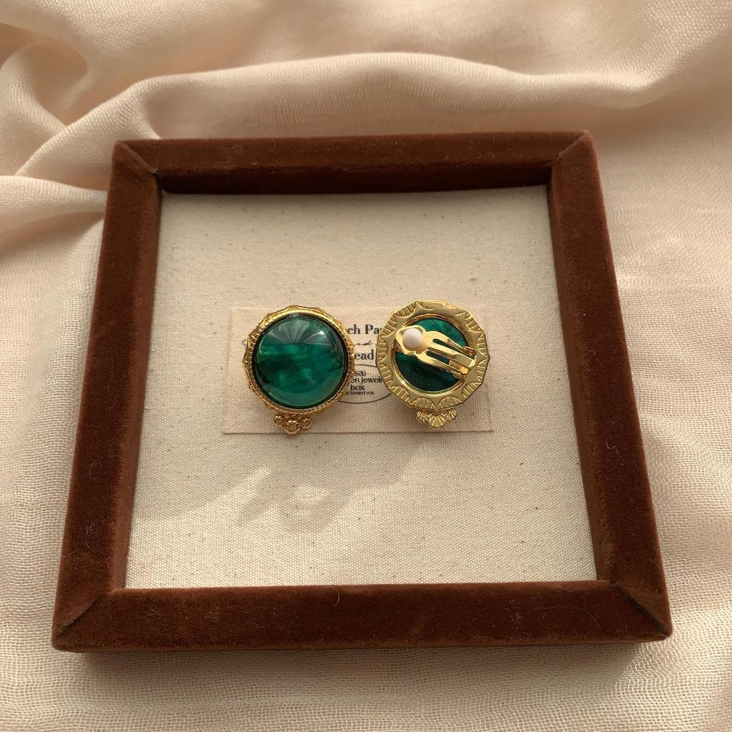 Emerald Big Gem Stud Earrings, Retro Court Luxury Texture Niche Design, High-End Light Luxury Earrings.