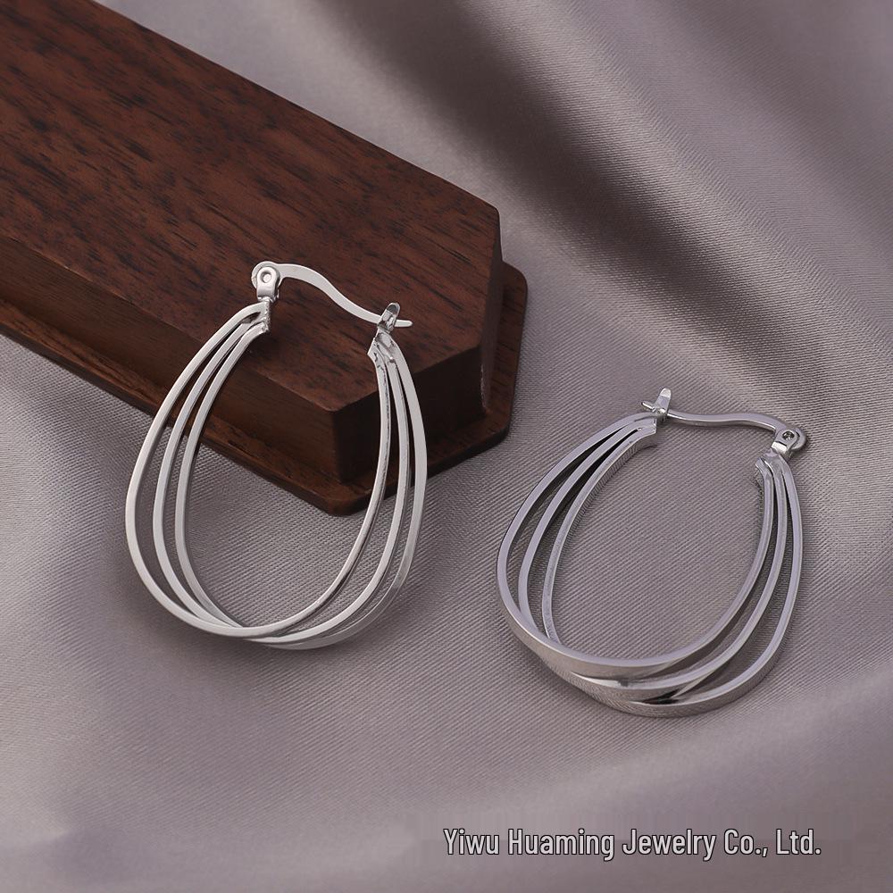 Silver Needle Circle Earrings, Fashionable High-End Copper Ear Hoops, Light Luxury, Versatile Jewelry Accessory.