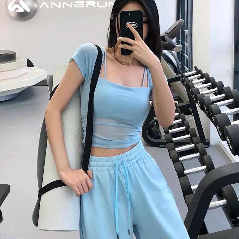 

Женские летние топы для йоги: Футболка с коротким рукавом и нагрудными вкладышами, высококлассный темперамент, облегающий крой для пилатеса и фитнеса. Small