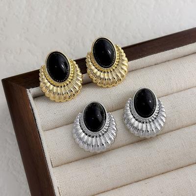 Vintage Temperament Geometrisch Metall Schwarz Stecker Ohrringe für Frauen Party Geschenk Heißer Verkauf Ohr Accessoires Luxusschmuck 2025 Neu