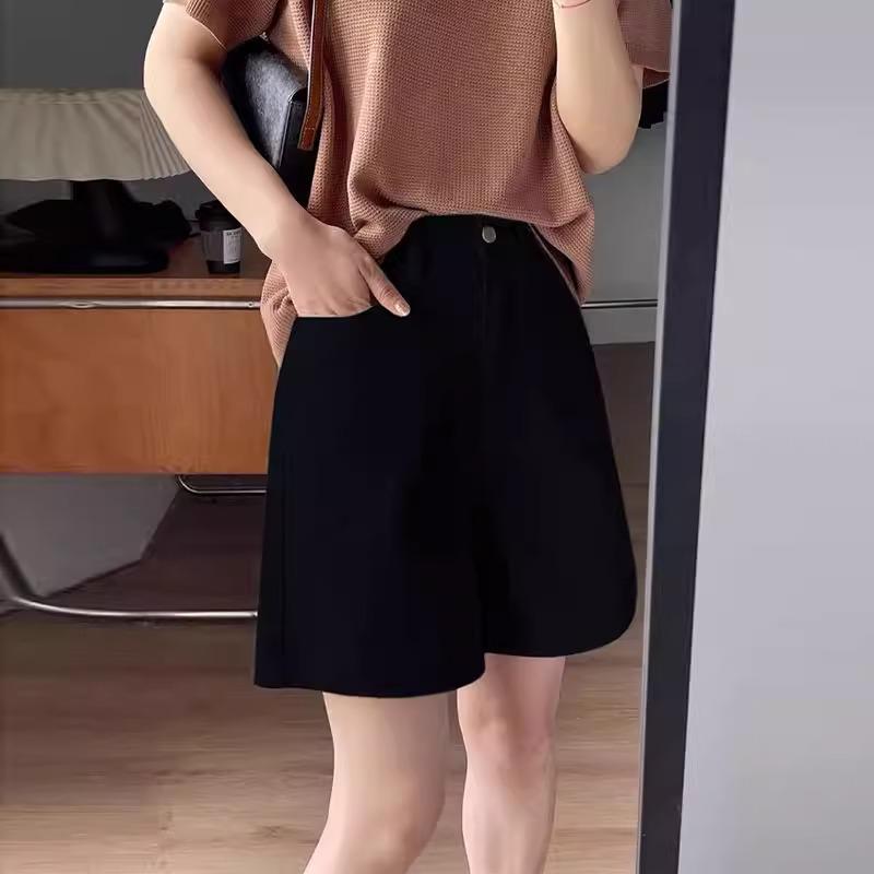 Women's Plus Size Apricot Denim Summer Shorts - Slimming Wide-Leg Capris for Pear-Shaped Bodies