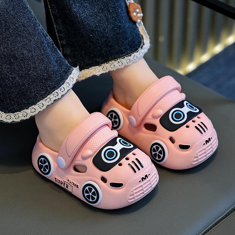 Sandalias de Verano para Niños con Dibujos Animados, Suela Suave Antideslizante - Cerradas para Interior/Exterior, Diseño de Coche