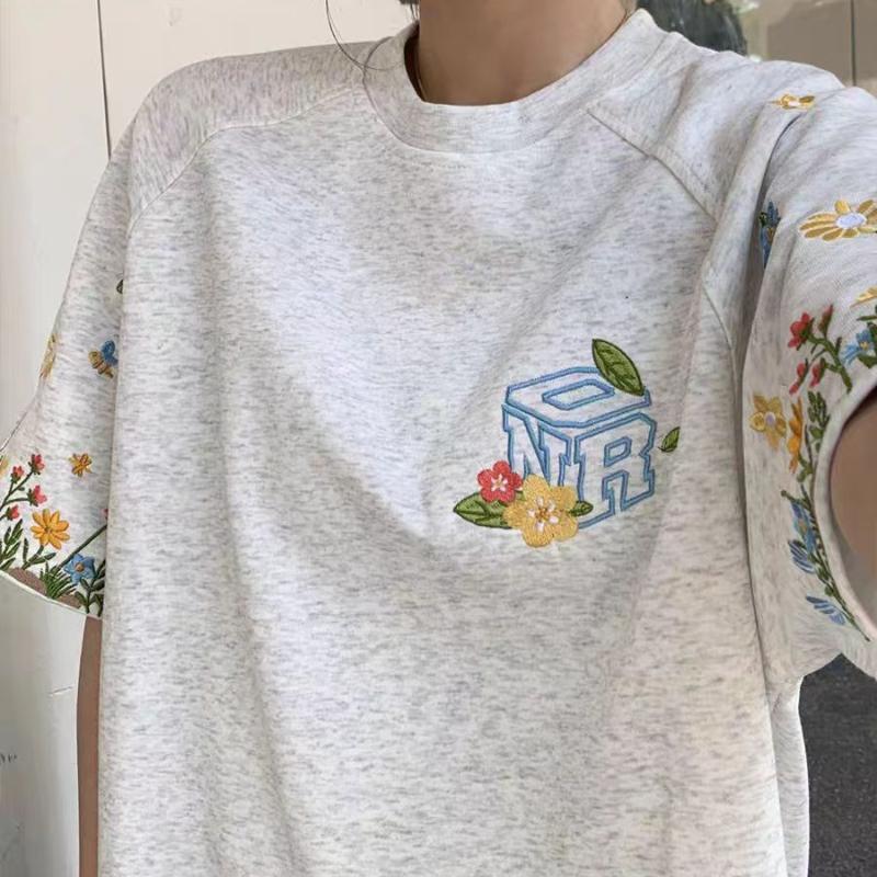 Women's Flower Embroidered Solid Color T-shirts Korean Style Loose Round Neck Female Tees Summer Short Sleeved Pullover Ladies Cotton Top