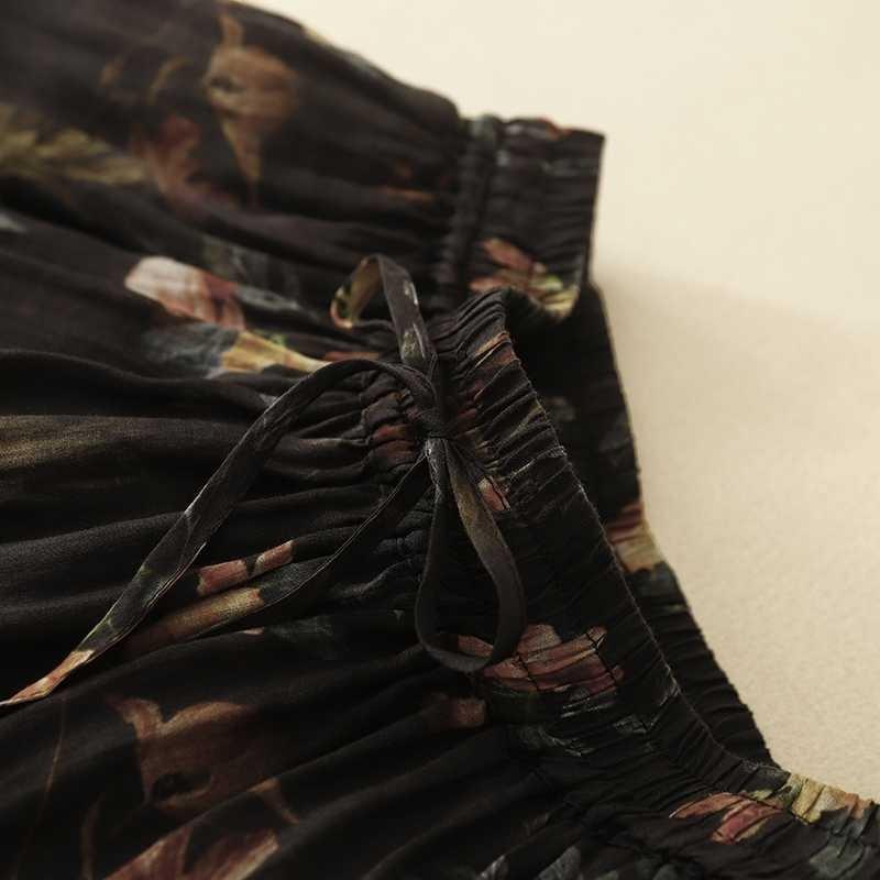 Floral Vintage Big Hem Airy Flowing Plus Lined Half-body Skirt