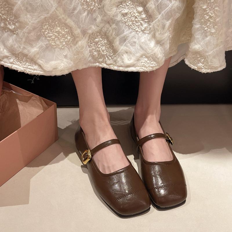 Women's Retro Mary Jane Shoes Spring New Square Toe Low Heel Buttoned Fashion Flats