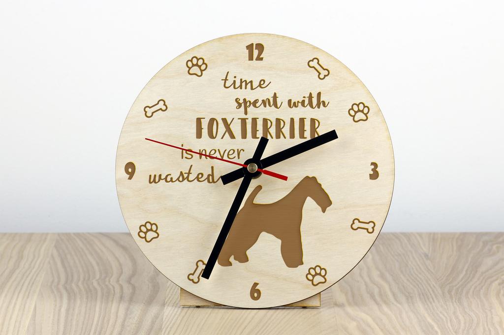 Tel Tüylü Fox Terrier - köpekli saat, ahşap oymalı saat, Art-Dog'dan kişiselleştirilmiş saat