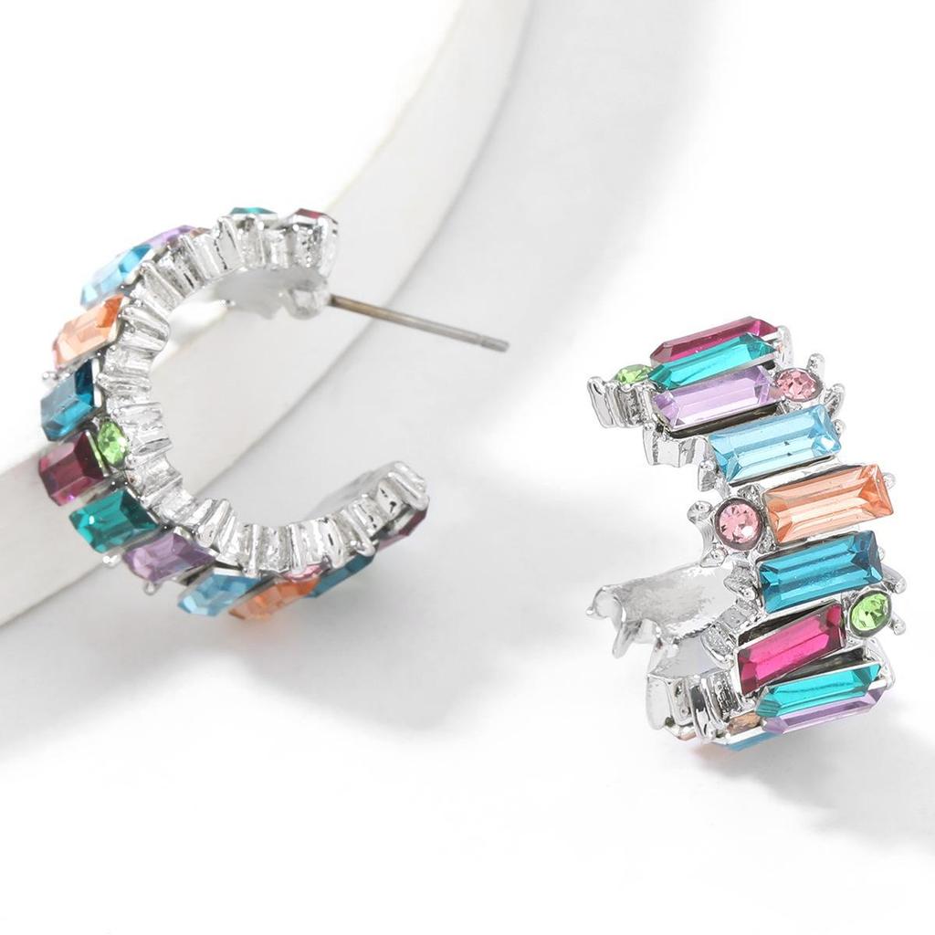 Modische Acryl-C-förmige Ohrringe mit farbigen Diamanten für Damen