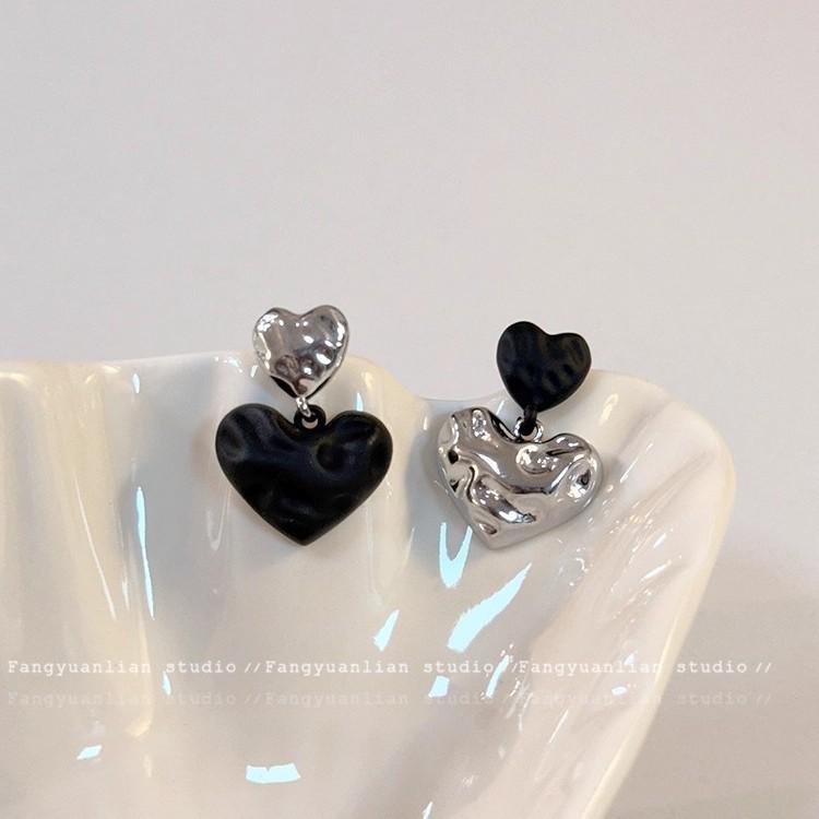 Asymmetrical Heart Stud Earrings: New 2025 Trend with Cold, Versatile Style