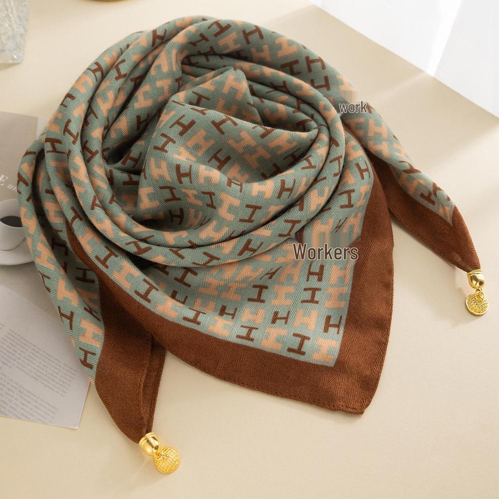 Women's Magnetic Buckle Cotton Scarf - Stylish, Lightweight, Comfortable Neck Protection