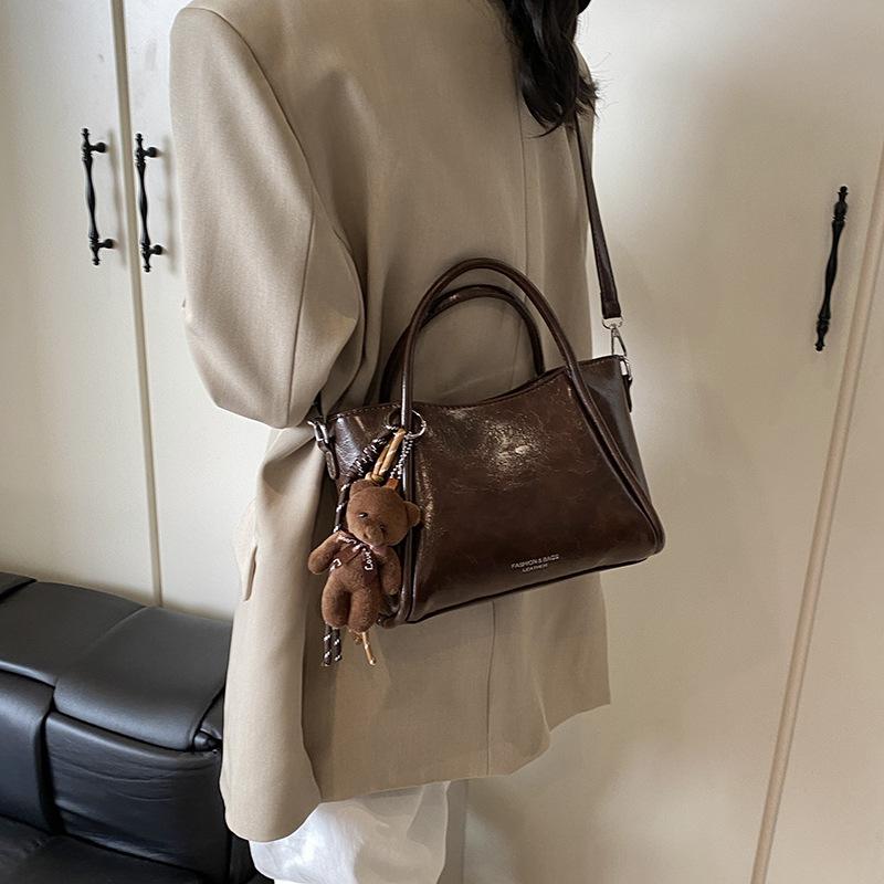 Versatile Hand Bucket Bag Winter Retro Fashion Shoulder Bag Premium Versatile Tote Bag