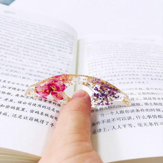 Kurutulmuş Çiçekli Reçine Kitap Sayfası Tutucu Başparmak Yüzüğü Sayfa Tutucu El Yapımı Şeffaf Çiçekli Kitap Ayracı Okuyucular İçin Okuma Aksesuarları Kitap Severler