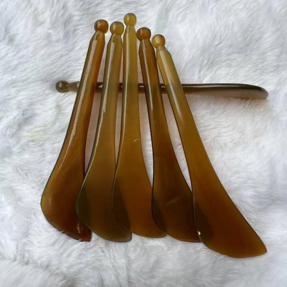 Ochsenhorn Gua Sha Stab: Schönheits-Gesichtsmassage & Meridian-Schabewerkzeug mit fächerförmiger Platte für den Augenbereich.