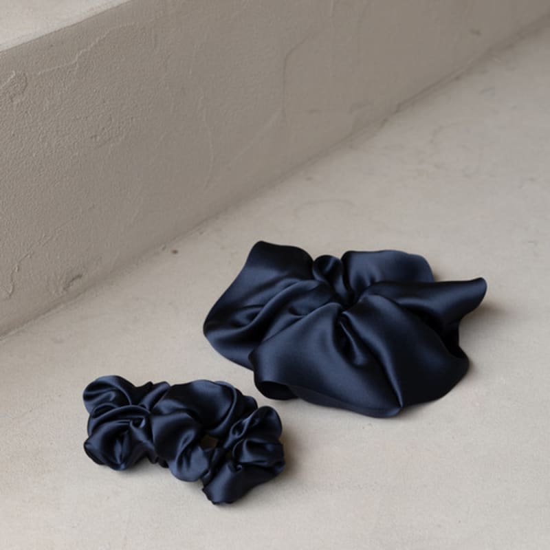 AVVINA PELLE Scrunchie de Mătase (L) - Navy