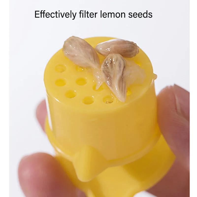 Portable Lemon Squeezer Plastic Resuable Lightweight Juices Reamer Washable Manual Juices Reamer Built In Filter for Home Travel