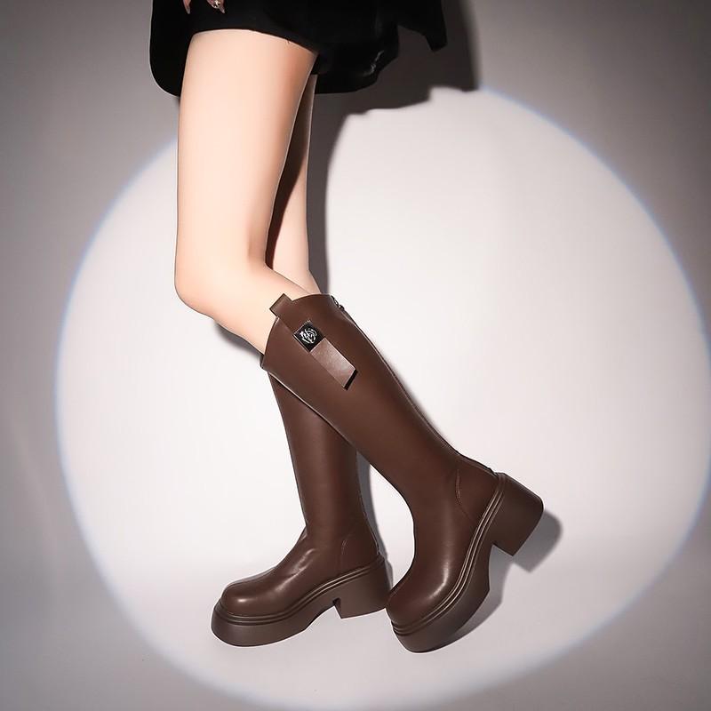 Small thick-soled high knight boots 2025 autumn and winter soft leather black but knee-thin V-mouth long boots for women~