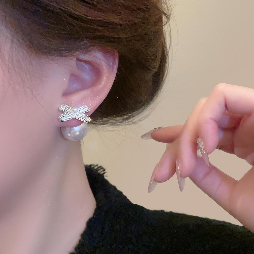 Orecchini a lobo con fiocco in pizzo: Design di Lusso, Raffinato, di Nicchia per Donna