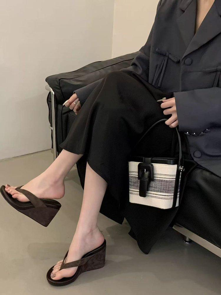 Small man increases height leopard print pinch foot flip-flops female summer wear thick-soled wedge heels high heels thick heel Roman sandals