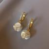 Exquisite Cat's Eye Stud Earrings: Trendy, High-End Design for Women, Autumn/Winter 2021
