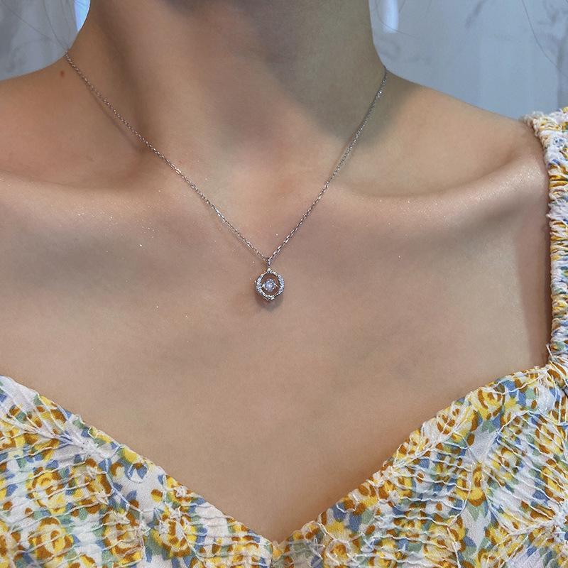 Beating Heart Necklace Women's Light Luxury Niche Design Sense Flash Diamond Star Heart Clavicle Chain Stainless Steel Necklace
