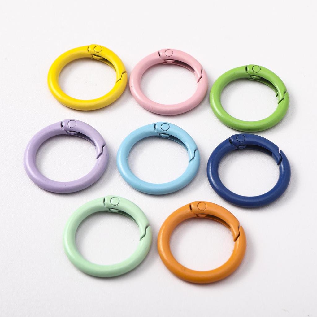 Colorful Heart-Shaped Keychains: DIY Jewelry Accessories with Spray-Painted Spring Clasps and Zinc Alloy Jump Rings