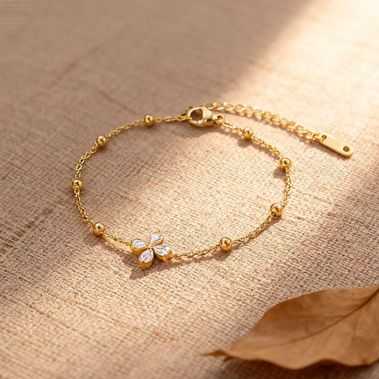 

Шикарное ожерелье с четырехлистным клевером и браслет из титановой стали с цирконом для женщин – Не выцветающая бижутерия