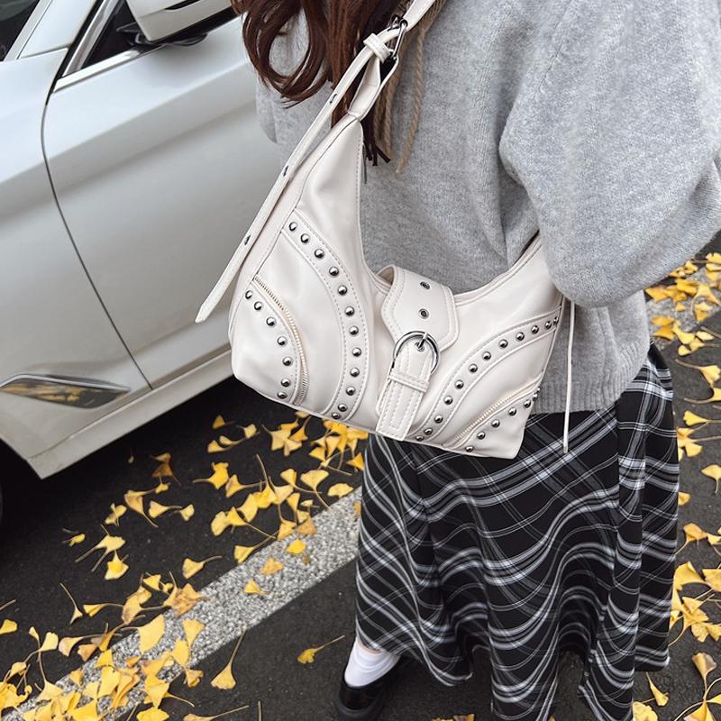 PU Leather Shoulder Bag for Women Rivets Studded Crescent Bag Buckle Underarm Bag Large Capacity Hobo Bag for Work Travel CLE