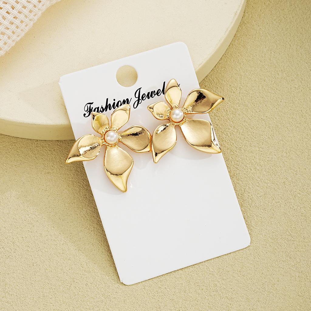6Pcs/Set Gold Color Flower Pearl Stud Earrings for Women Exaggerated Temperament Earrings Sets Fashion Party Jewelry Accessories