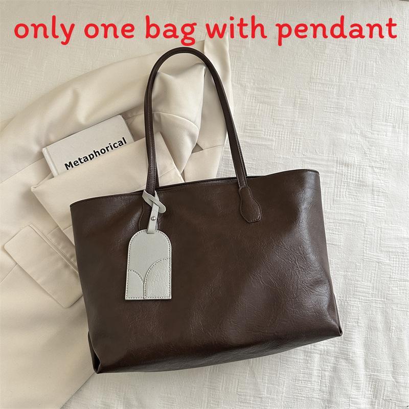 Soft Leather Tote Bag For Women With Large Capacity And Urban Minimalist Style