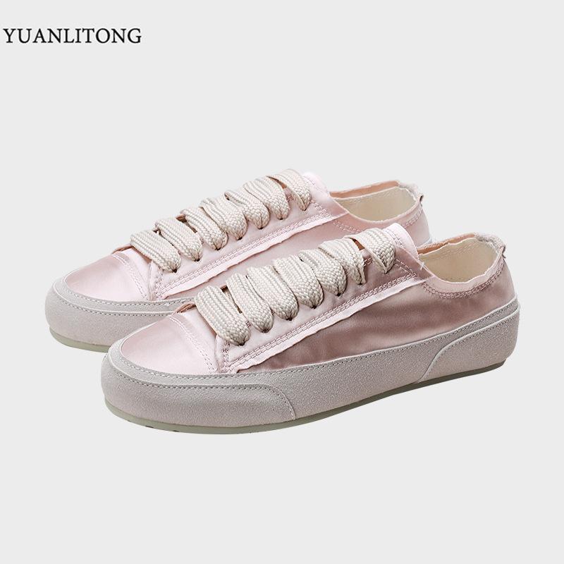 Yuanlitong 2025 new Spanish niche shoes, satin little white shoes, women's grape mother, the same sports shoes, college style