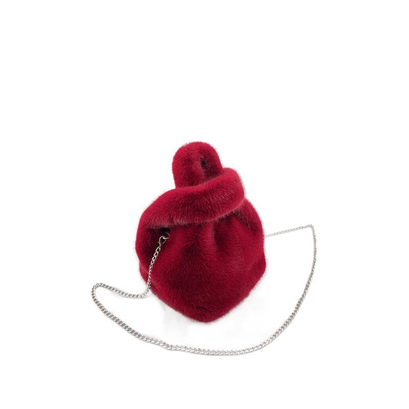 Luxury Fur Handbag Women Vest Design Soft Plush Crossbody Bag Thin Metal Chain Shoulder Bag Korean Winter Party Bag Coin Purse