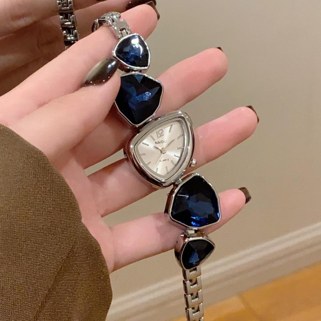 Elegante unregelmäßige Kristall Damen Quarz Uhr - Luxuriöser High-End Armbandstil