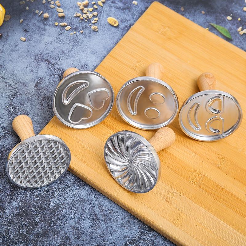 Cookie Stamps Round Metal Cookie Press Cutter Mold with Wooden Handle Biscuit Fondant Pastry Cutter Baking Accessories Tool
