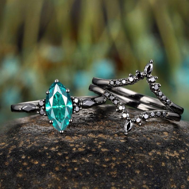 European and American new fashionable green zircon inlaid personalized light luxury versatile women's three-piece ring
