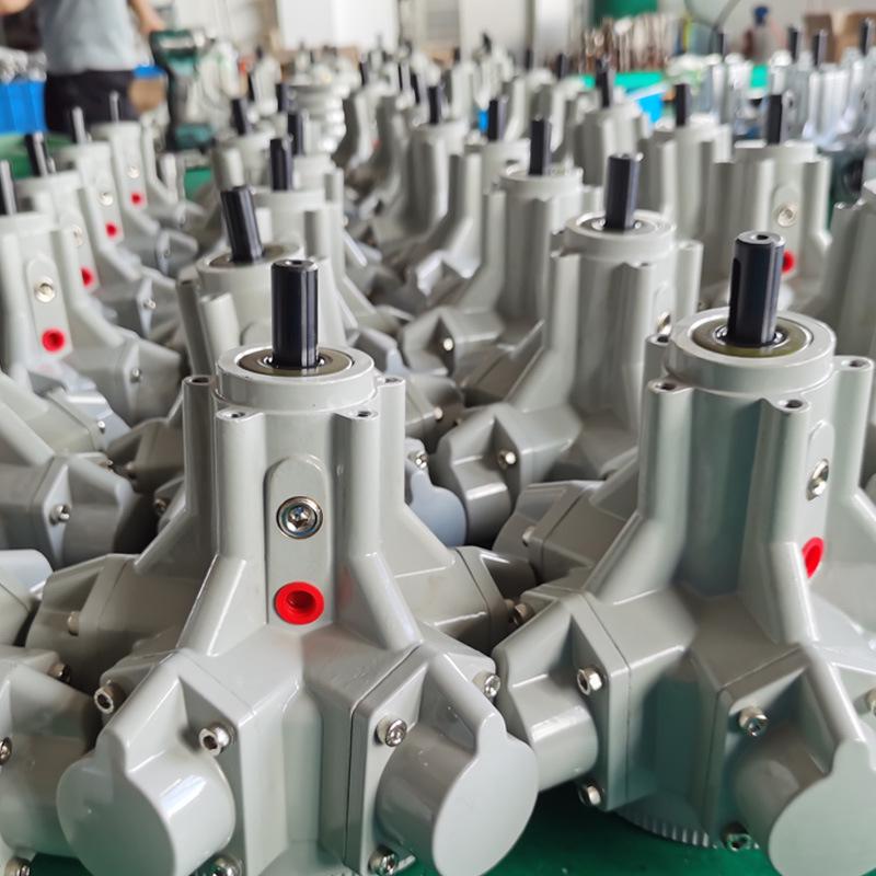 Piston Pneumatic Motor M1-M7-F-L-IEC with Forward/Reverse & Stepless Speed Regulation, Explosion-Proof Safety.