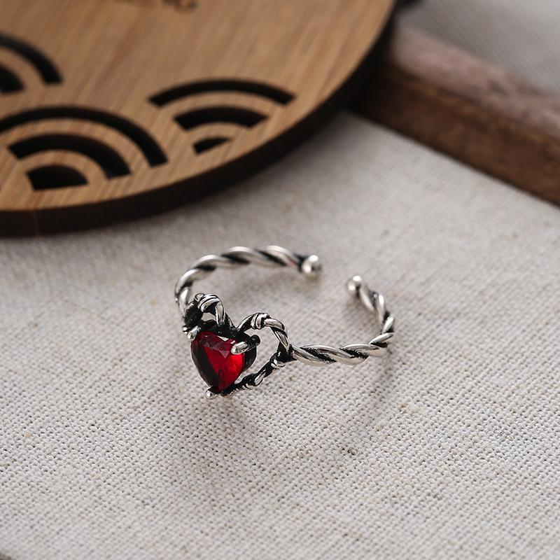 

Шикарное кольцо в винтажном стиле с полым сердцем, изготовленное из прочной меди