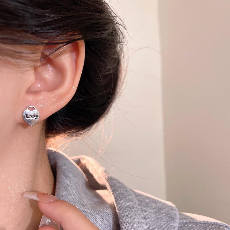 Cold Wind Silver Love Stud Earrings Women's Small and Simple Personalized Metal Earrings Korean Trend Personalized Earrings