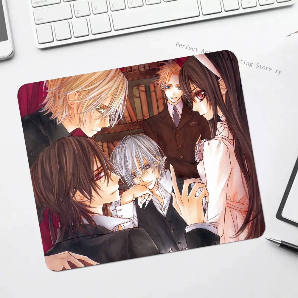 Cartoon Animation Vampire Knight Mousepad Small LockEdge Mouse Pad For Gamers Computer Desk Pad Rectangular Anti-slip Rubber