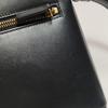 [Pre-Owned] Medusa Studded Leather Clutch Bag - Very Good #1BTD4QK