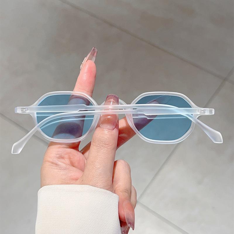 Ultralight Small Frame Sunglasses for Women Men's Classic Retro Fashion Eyewear Quality Plastic Punk Outdoor UV400 Goggle Shades