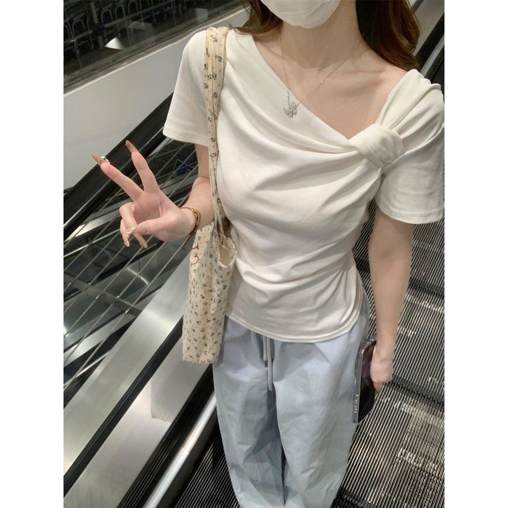 Sweet short-sleeved T-shirt for women's summer new Korean design straps for girls to wear slim-fitting bottoming shirt