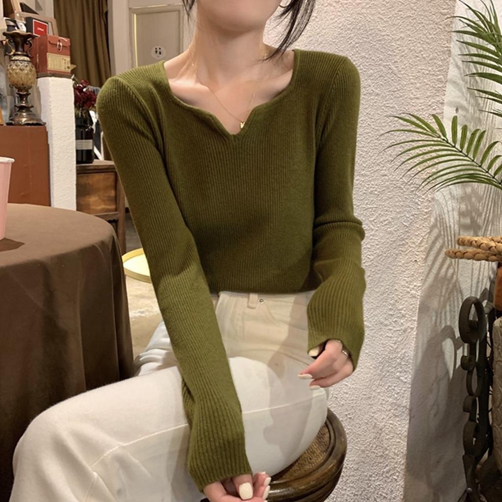 Autumn Winter V-neck Korean Version Slim Fit Long Sleeved Knitted Sweater with Simple Design Sense As The Base Layer and Sweater As The Inner Layer