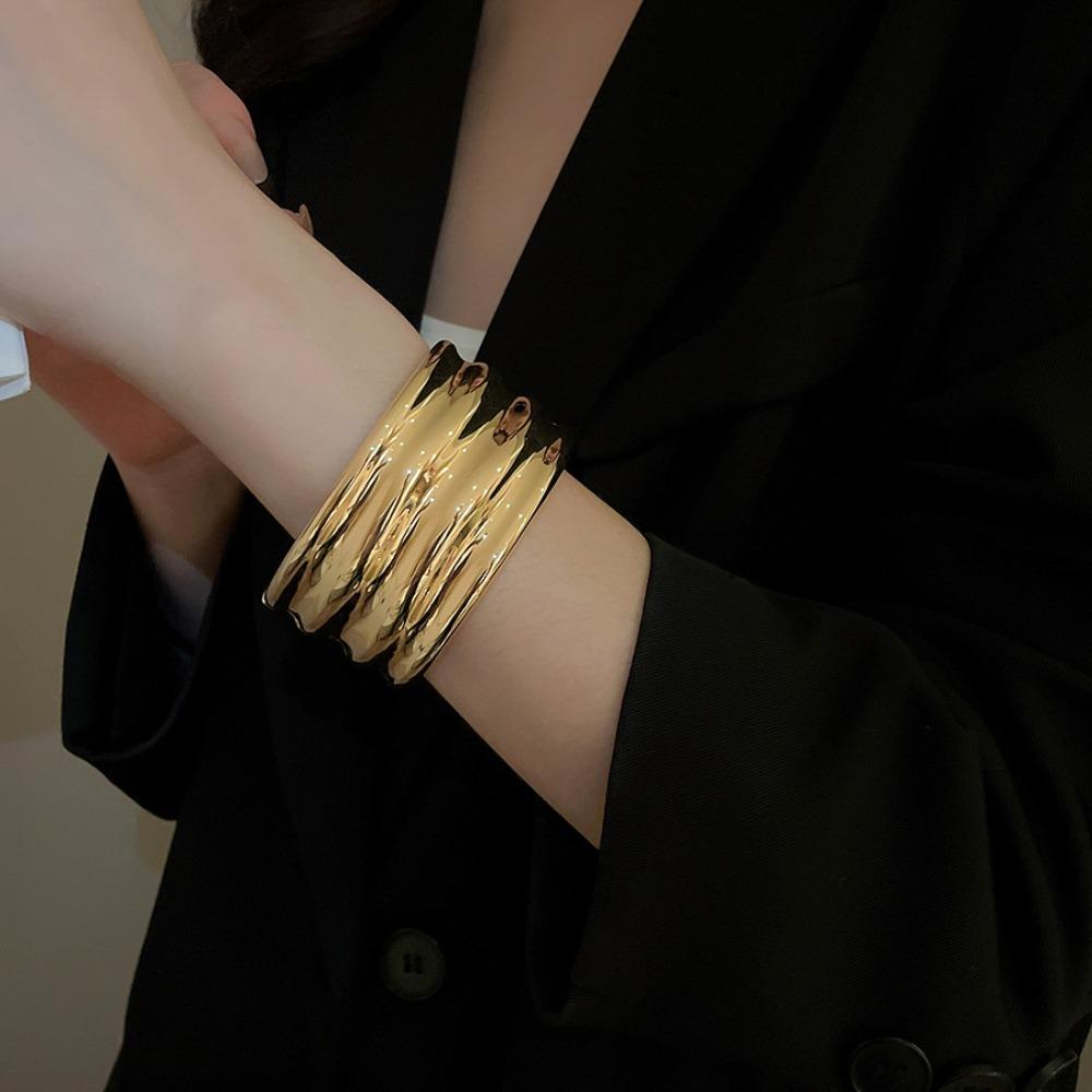 Gold Silver Color Zinc Zinc Alloy Cuff Bangles Europe American Style Exaggerated Bracelet  Gift