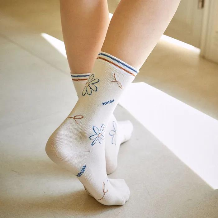S38_FLUTTERING FLOWERS SOCKS_blue