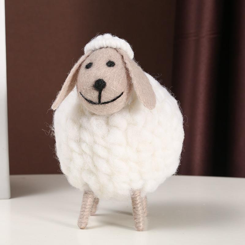 Colorful Sheep Figurines for The Living Room TV Cabinet, Cartoon Heart-shaped Sheep Small Figurine, Children's Room Decoration Item