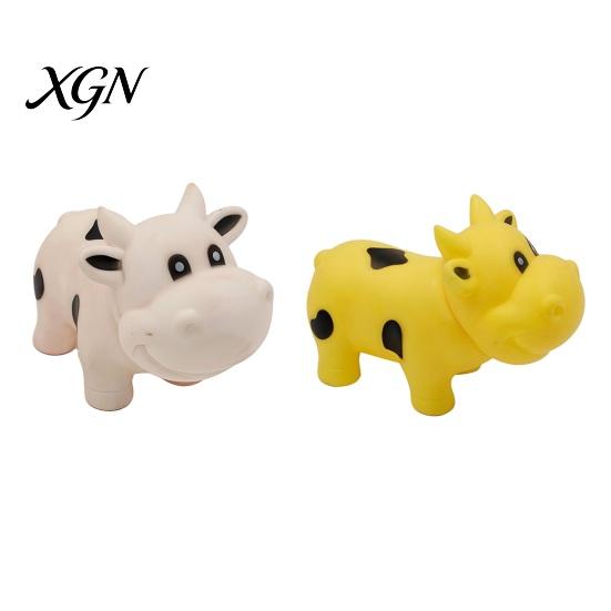 Decompression Toy Squeaky Cow Squeeze with Realistic Sound Soft TPR Fidget for Stress Novelty Scream Relief & Pranks Cute Farm Animal-Shaped