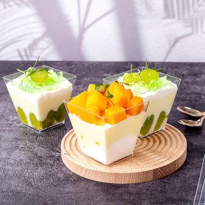 10 Stück Einweg-Plastik-Mousse-Tassen Klare Pudding-Desserttassen für Partys, Hochzeiten und Catering-Veranstaltungen Kleine quadratische Party-Snack-Becher