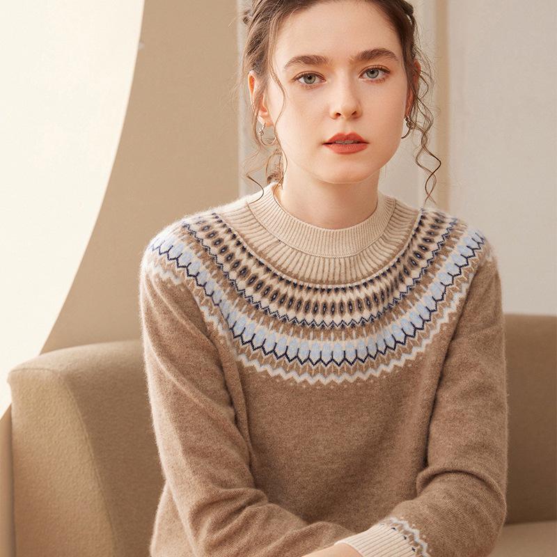 Women's Retro Ethnic Round Neck Cashmere Stripe Long-Sleeve Jacquard Base Layer Shirt