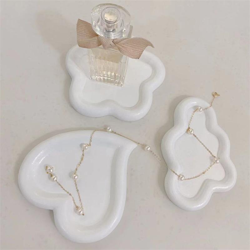 1Pcs Lovely Shaped Jewelry Dish Storage Tray DIY Trinket Plate Irregular Tray Creative Home Resin Decoration Props