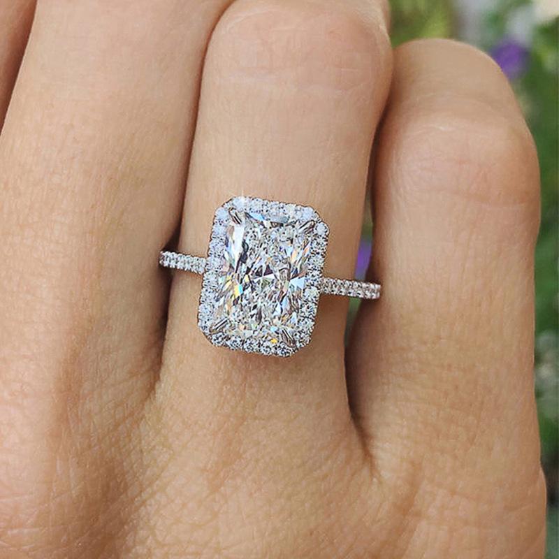 2026 Inlaid Oval Pigeon Egg Cube Zirconia Ring, Fashionable and Personalized Platinum Engagement High-quality Jewelry